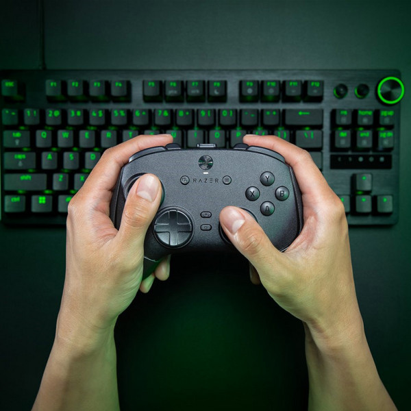 Razer Wolverine V3 Pro 8K PC  